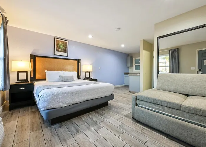 Hotel Point Loma
